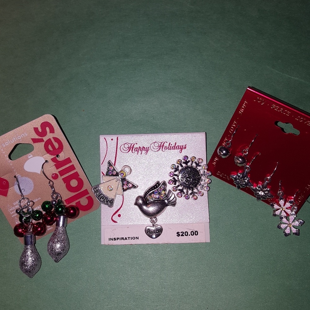 New Christmas earrings and pins sets lot 3